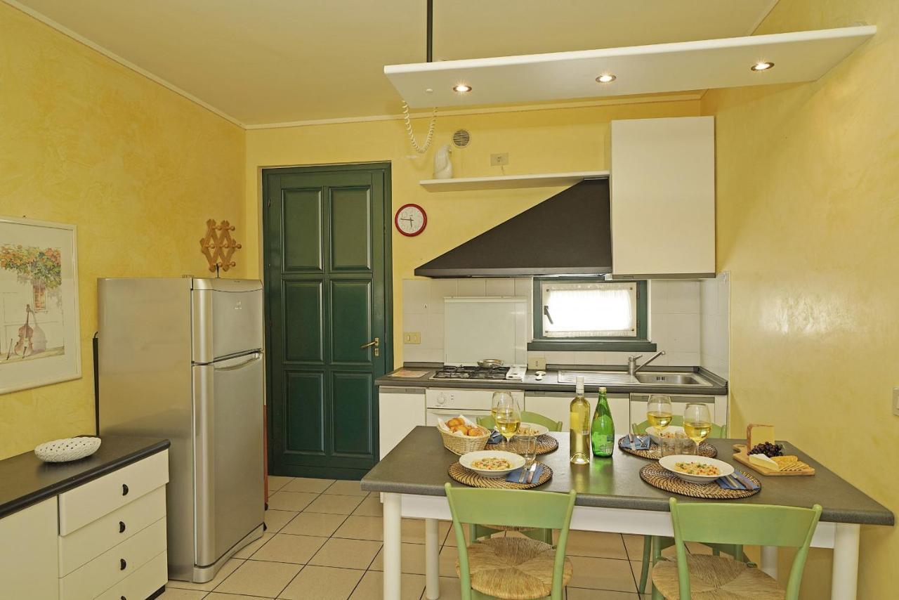 Il Porticciolo P1-12 By Wonderful Italy Apartamento Sirmione Exterior foto
