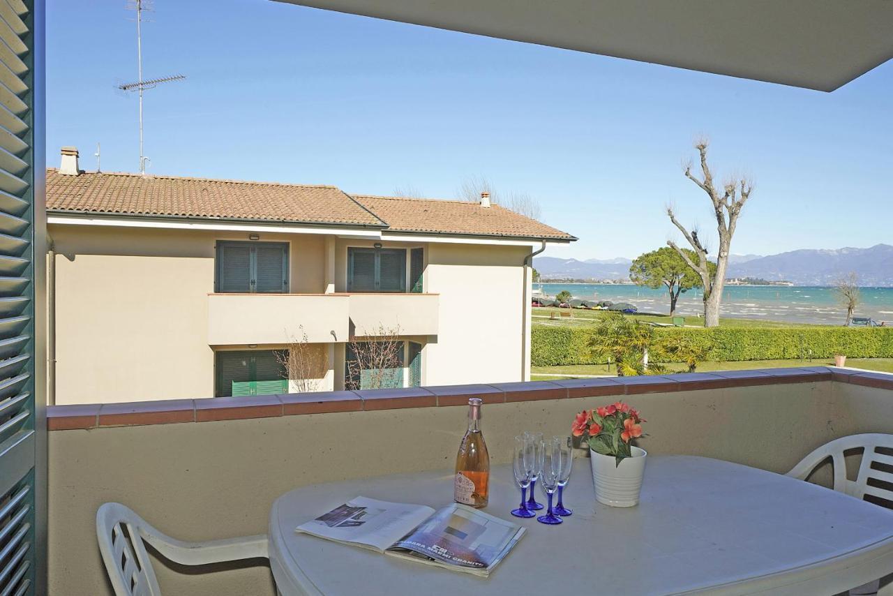 Il Porticciolo P1-12 By Wonderful Italy Apartamento Sirmione Exterior foto