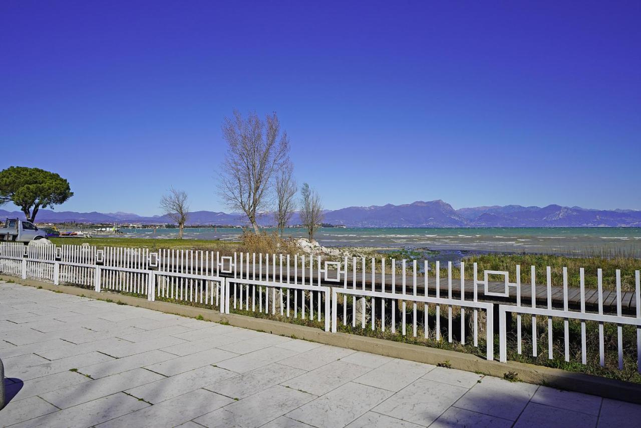 Il Porticciolo P1-12 By Wonderful Italy Apartamento Sirmione Exterior foto